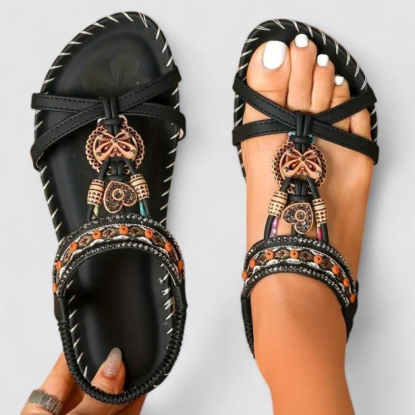 Supportive women's sandals, ideal for casual summer outings and daily comfort.