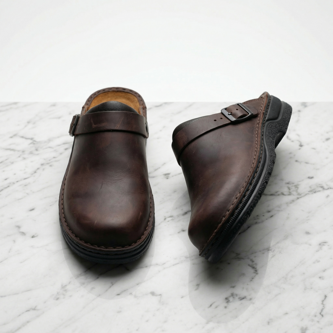 Women's cushioned slip-on clogs in brown, perfect for everyday comfort and casual wear.
