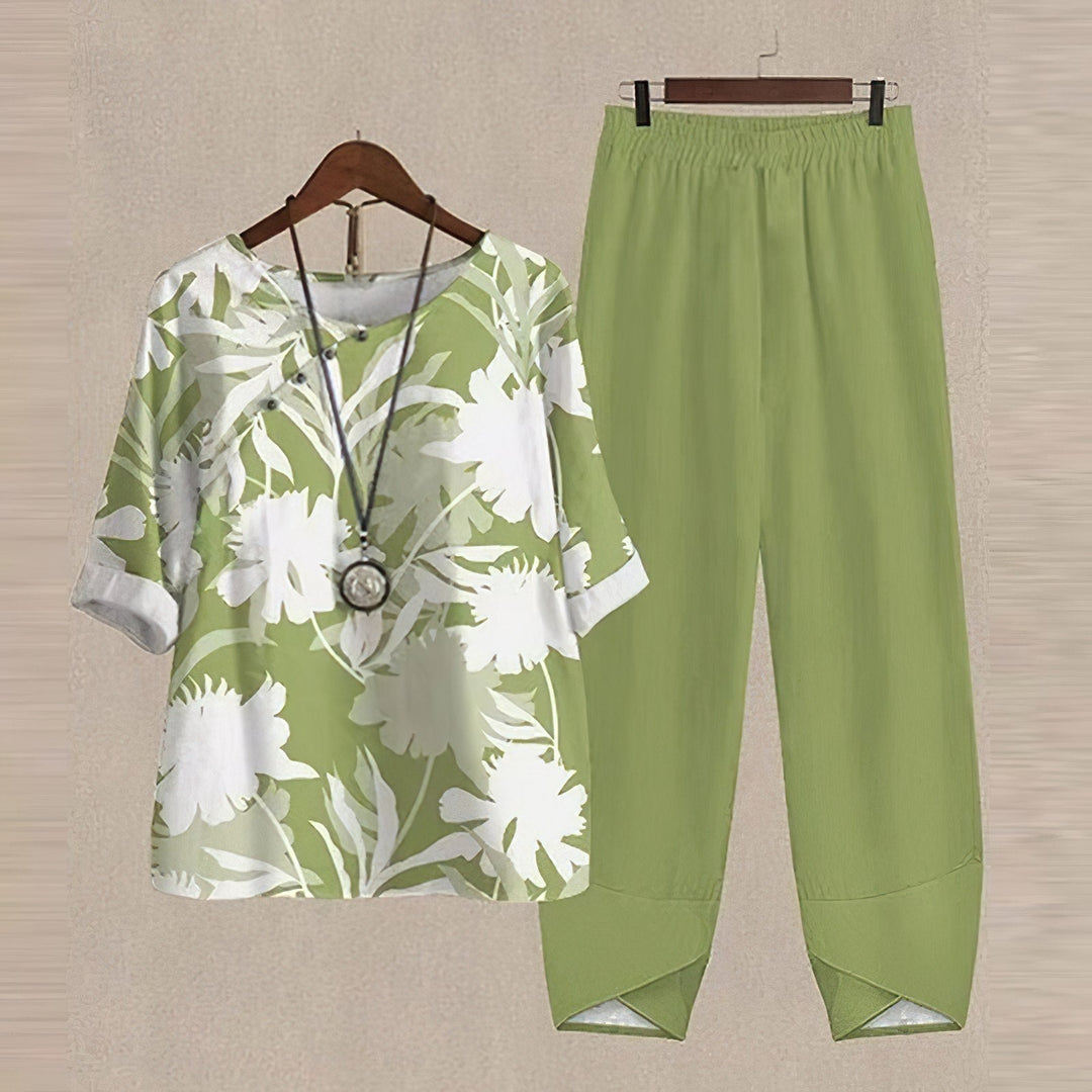 Stylish women's wide-leg floral pants, designed for comfort & elegance in a summer two-piece outfit.