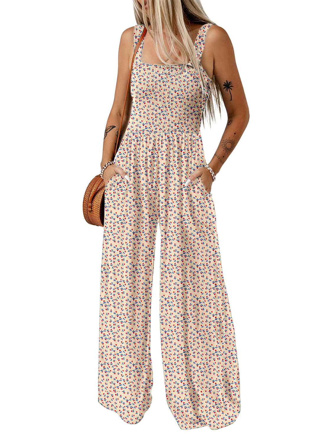 Detail of the wide-leg cut on an elegant floral jumpsuit, ideal for casual and evening wear.