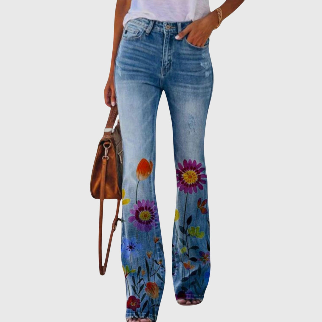 Women's elegant floral wide-leg pants featuring stylish button detail, perfect for spring casual wear.