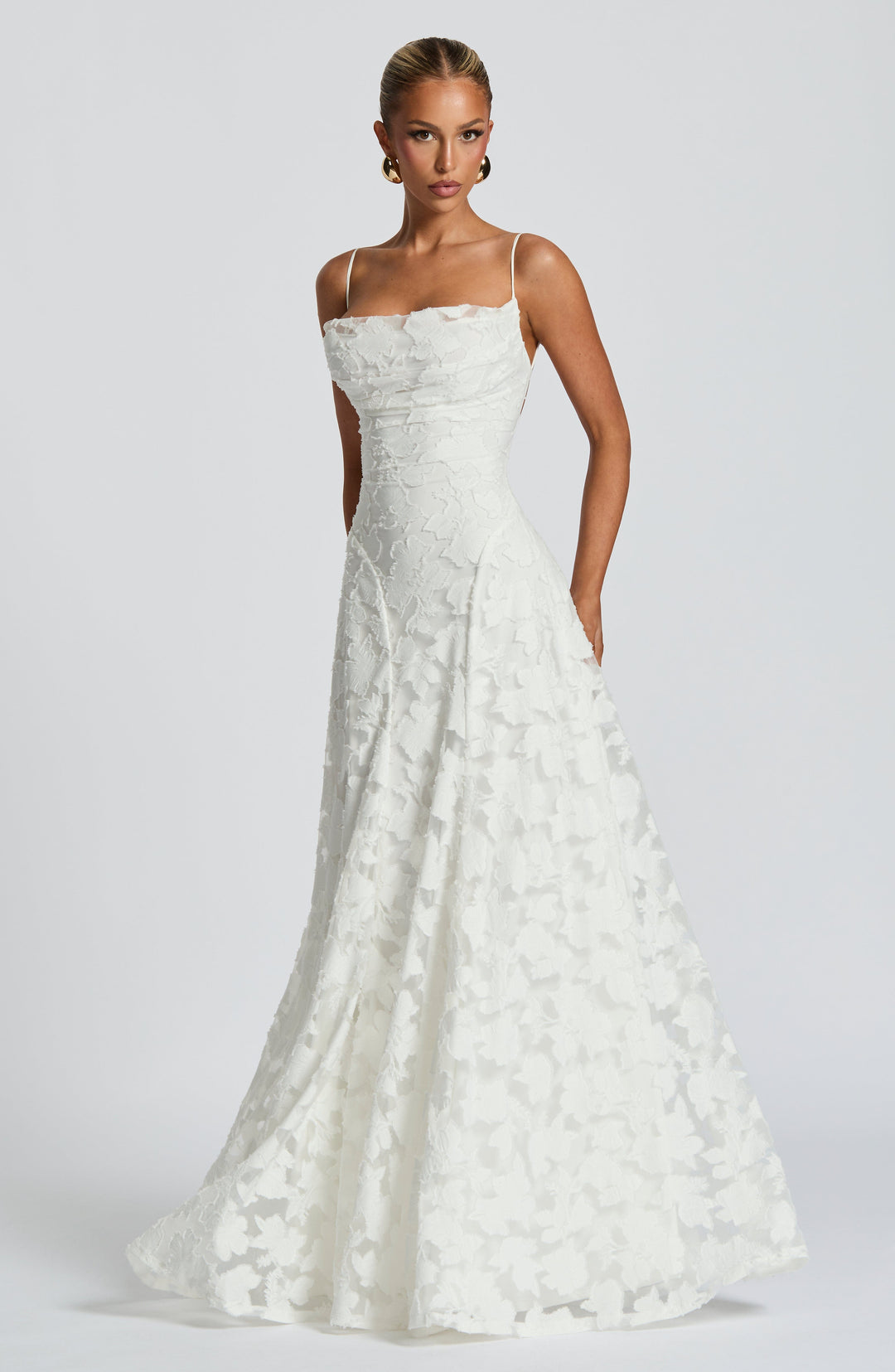 Women's elegant maxi dress, a flowy design for formal dinners and evening parties.