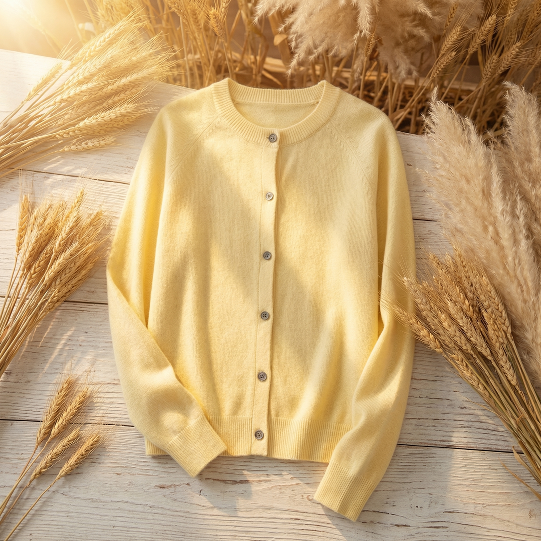 Stylish women's elegant long sleeve knit cardigan, perfect for autumn & winter layering. Cozy & fashionable knitwear.