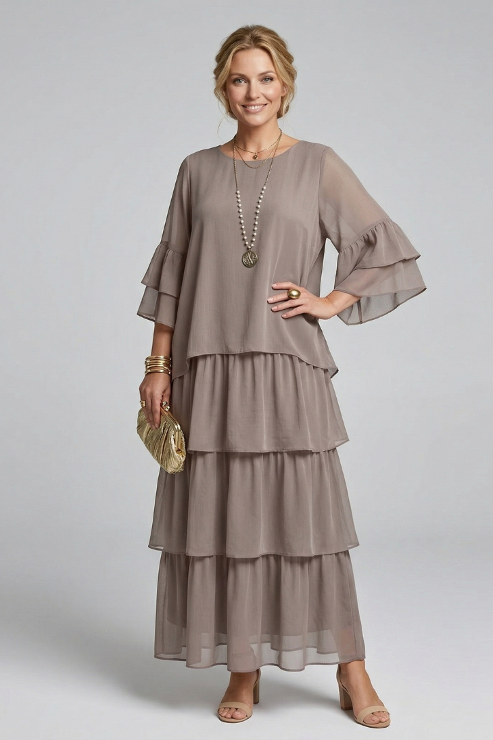 Effortless style: Women's flowy tiered maxi dress with round neck, perfect for summer casual wear.