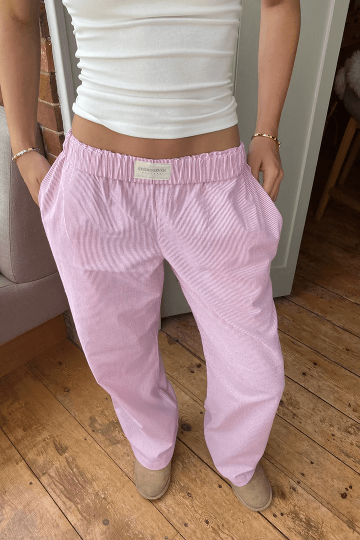 Women's lightweight lounge trousers, relaxed fit, soft fabric & elastic waist for ultimate comfort and leisure.