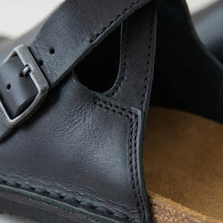Stylish Lucca women's slip-on clogs. Comfortable everyday footwear, perfect for versatile casual and work outfits.