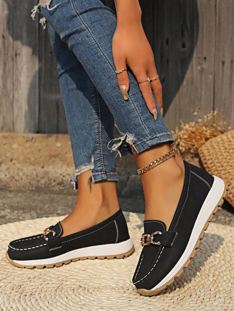 Non-slip orthopedic loafers for women, comfort shoes ideal for walking & daily wear.
