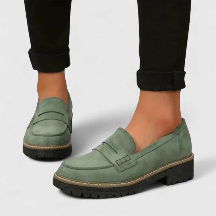 Casual women's comfort loafers with robust arch support, perfect for daily walking & supportive everyday wear.