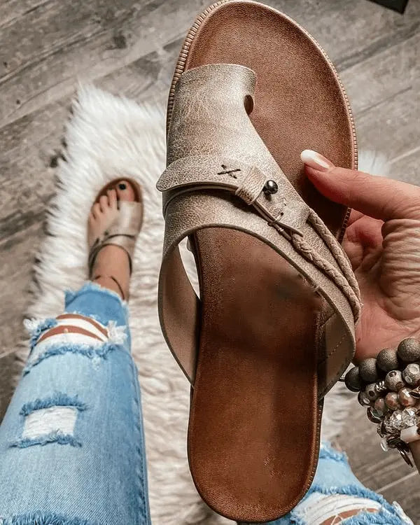 Stylish open-toe women's sandals for summer. Offers superior arch support and orthopedic comfort, ideal for walking.