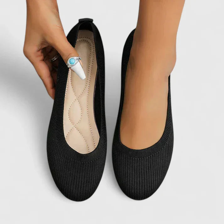 Close-up of the breathable upper on women's slip-on orthopedic shoes, ensuring daily comfort.