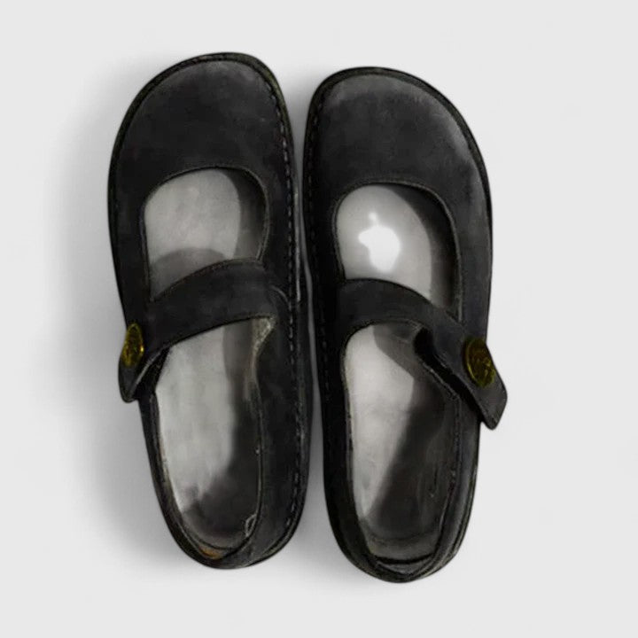 Brown women's Mary Jane shoes, cushioned for everyday wear, with orthopedic arch support.