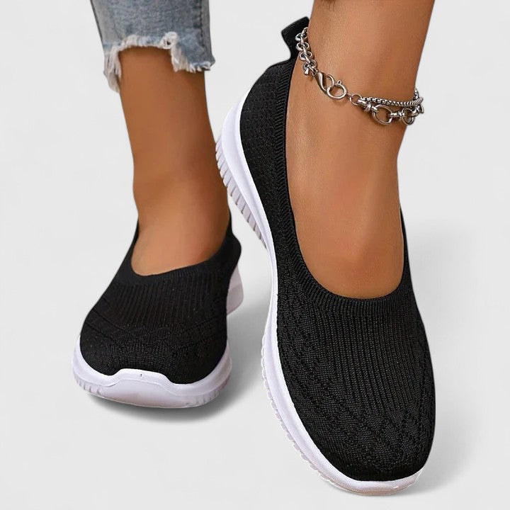 Casual women's slip-on orthopedic shoes, offering flexible support & arch comfort for daily wear.