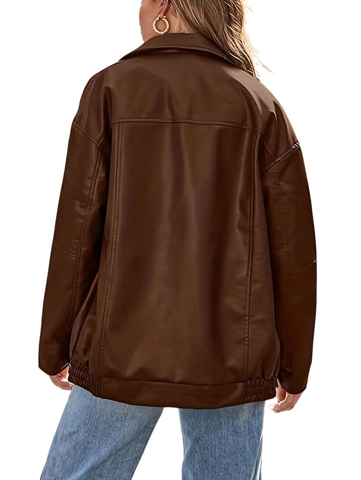 Oversized women's bomber jacket in faux leather, perfect for winter and fall