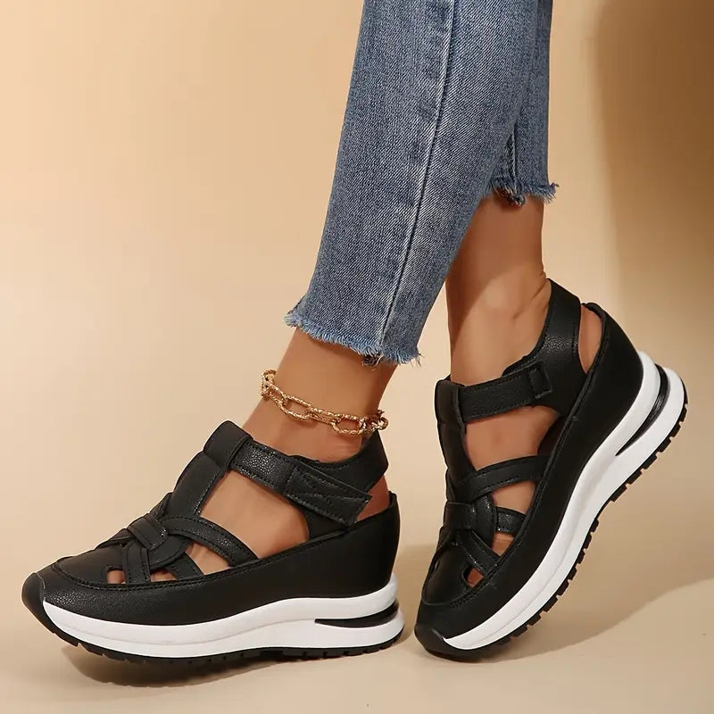 Modern women's Oveta orthopedic sandals, blending style with essential arch support for healthy, comfortable feet.