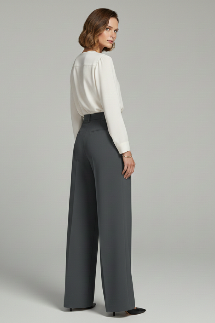 Comfortable women's pleated palazzo trousers, perfect for casual wear or sophisticated workwear.
