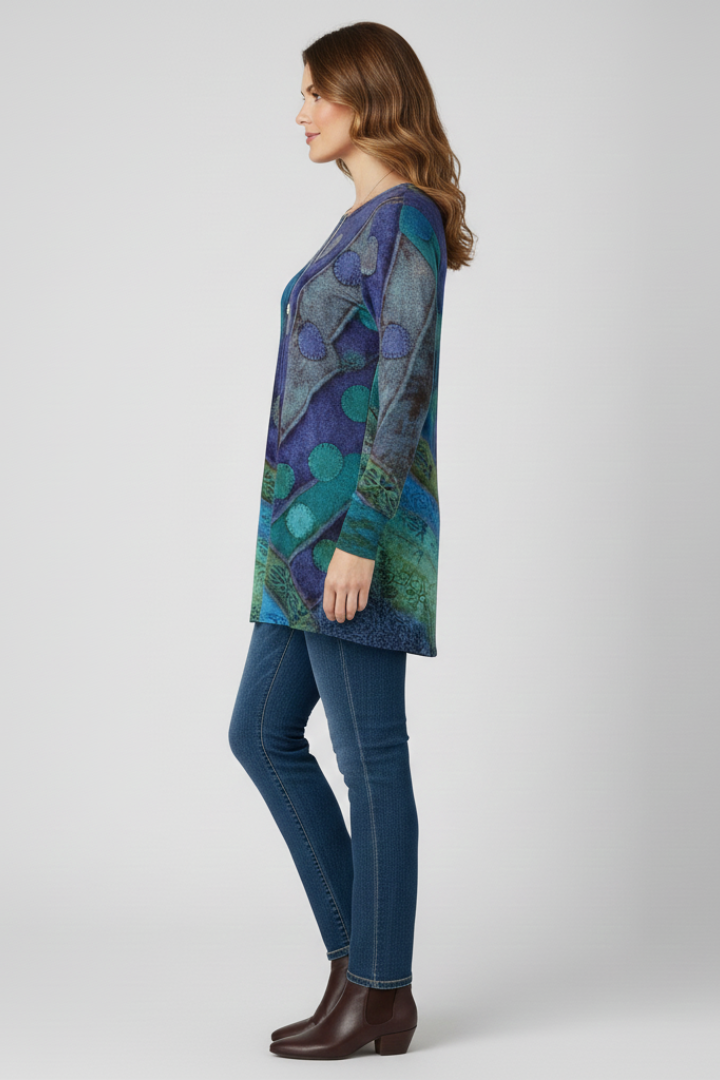 Everyday women's long sleeve patchwork tunic top, relaxed fit design, ideal for modern casual outfits.