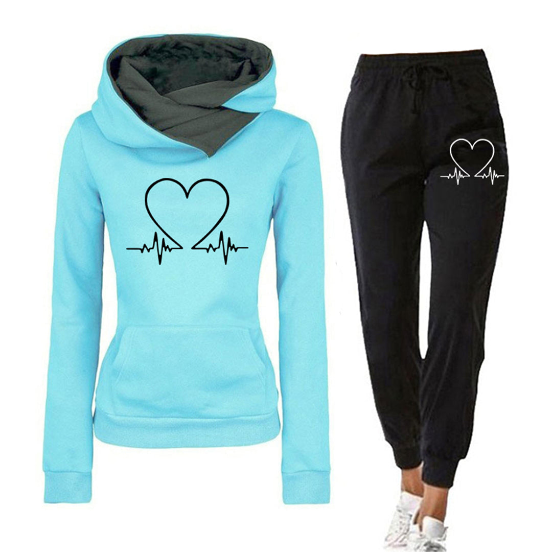 Casual women's two-piece tracksuit: hooded sweatshirt and joggers with heart design