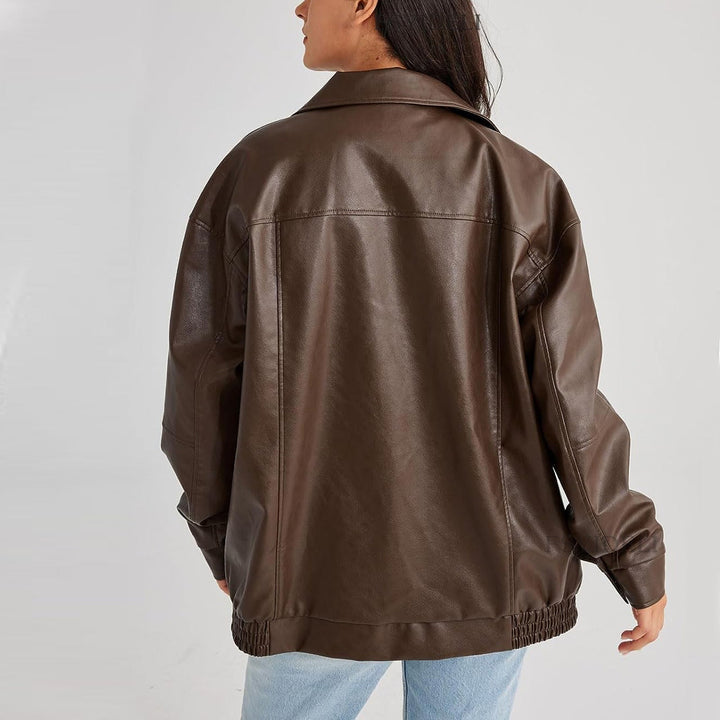 Fashionable women's relaxed fit jacket, oversized and casual with a practical zip closure