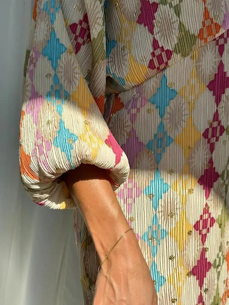 Stylish women's colorful relaxed fit two-piece casual outfit, designed for comfortable everyday spring style