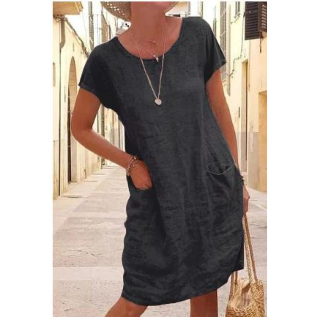 Comfortable women's short-sleeve t-shirt dress, relaxed fit & knee-length, perfect for everyday casual style.