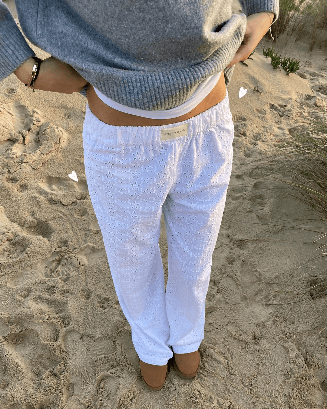 Comfortable women's lightweight relaxed fit lounge trousers. Soft fabric & elastic waist ideal for everyday casual wear.