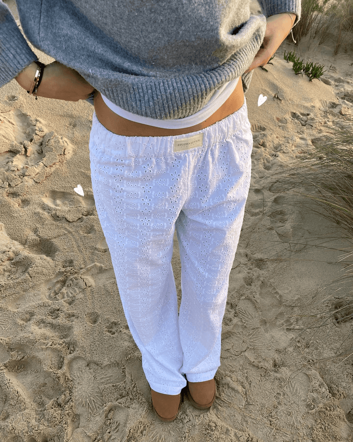 Comfortable women's lightweight relaxed fit lounge trousers. Soft fabric & elastic waist ideal for everyday casual wear.