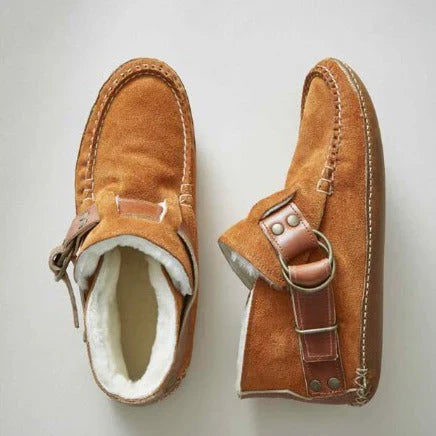 Women's slip-on shoes with artistic cat design, perfect for casual everyday wear. Features comfort and unique style.