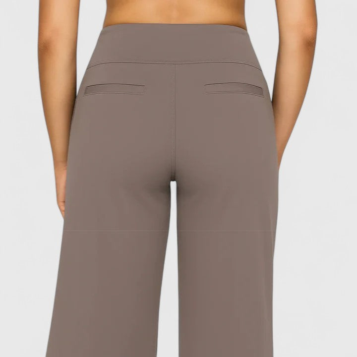 Sophisticated women's pull-on trousers, easy to style for any occasion from day to night.