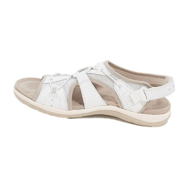 Detail of the closure on women's sporty comfort sandals, ensuring a secure spring fit