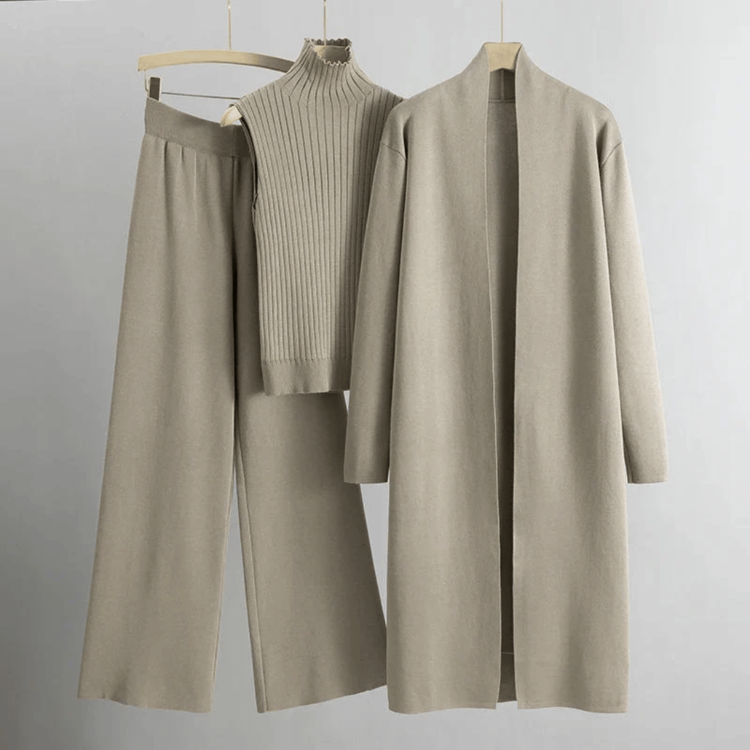 Casual women's spring three-piece pant set, perfect for work or everyday, in a lightweight fabric