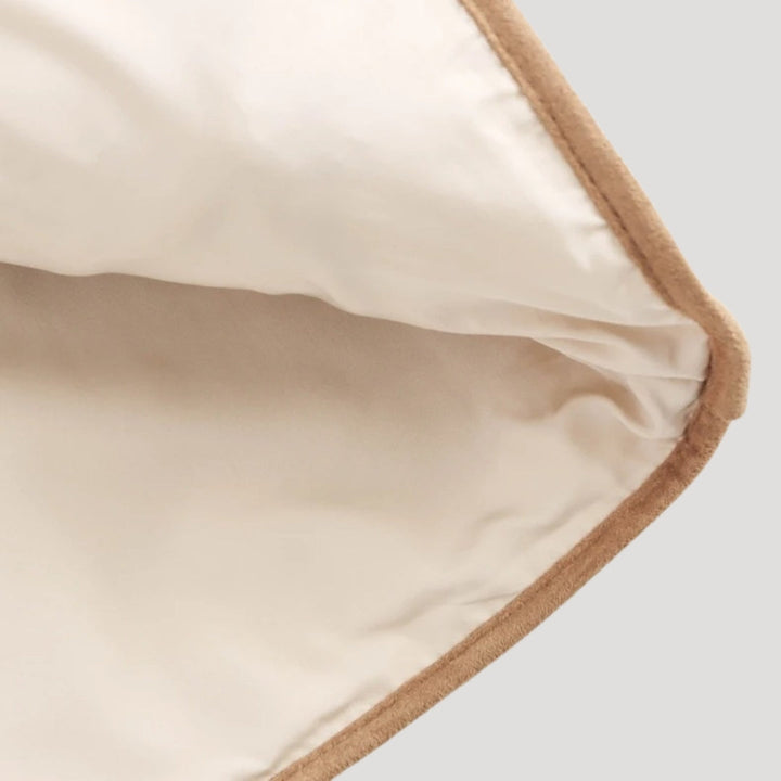 Cozy women's spring vest, beige color with tie-front detail, for a chic and casual look.