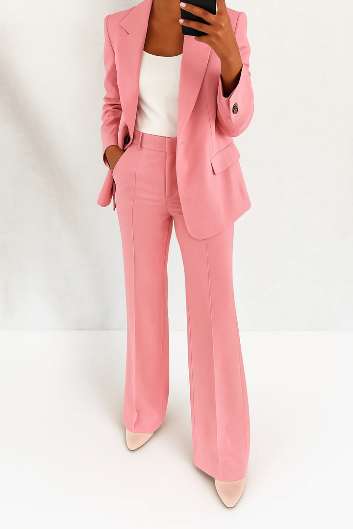 Versatile women's formal two-piece suit set, featuring a structured blazer & tailored trousers.