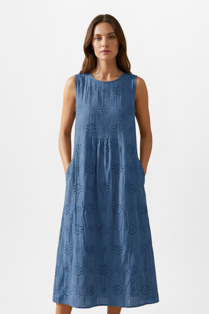Everyday comfortable women's textured sleeveless midi dress, stylish, with essential pockets.