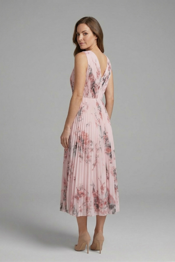 Chic women's sleeveless pleated midi dress, a versatile V-neck party dress for any occasion.