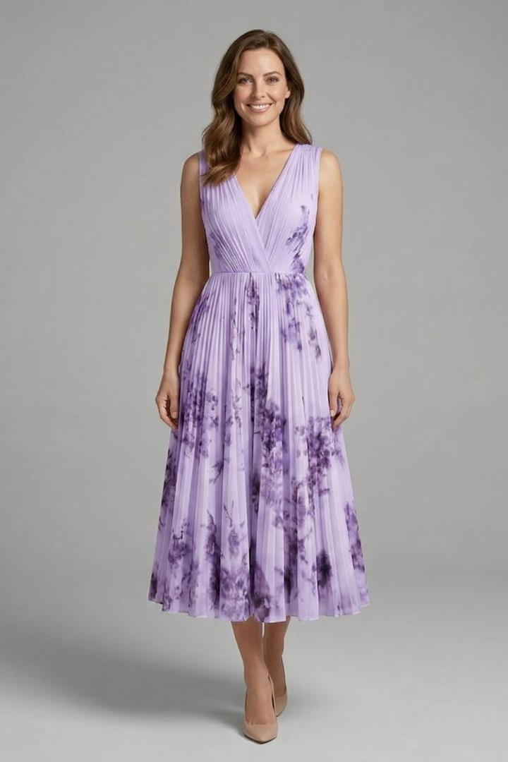 Fashionable A-line V-neck sleeveless midi dress for women, suitable for casual or dressy events.