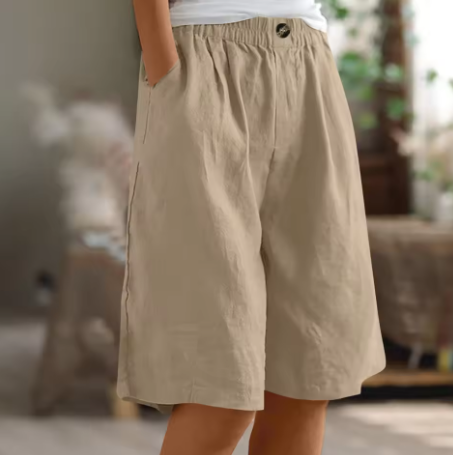 Trendy wide leg Bermuda shorts for women, knee-length and casual, with an elastic waist for summer comfort.