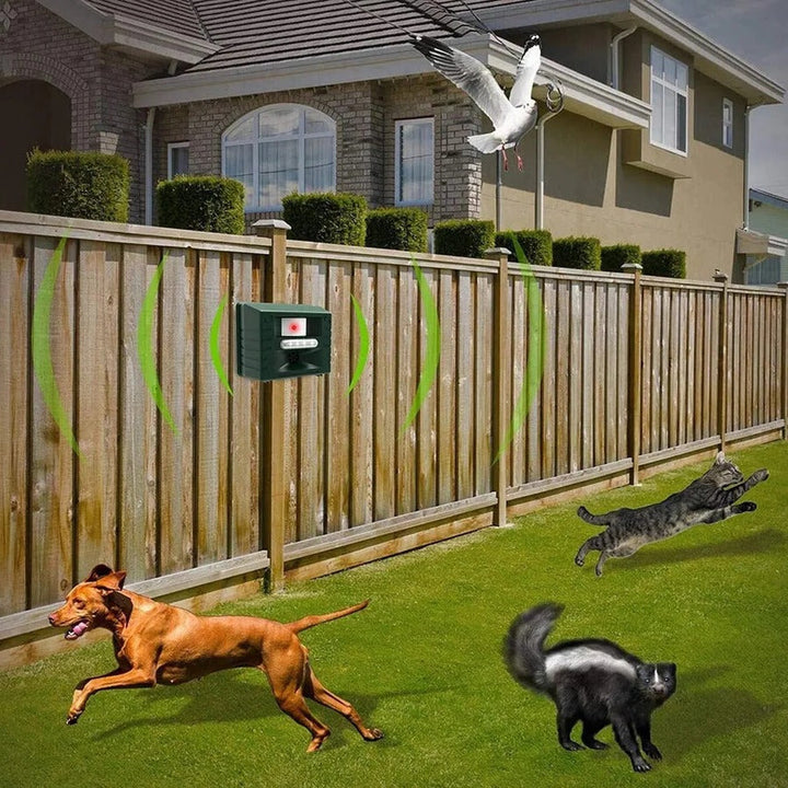 Garden & patio ultrasonic woodpecker repeller. Solar-powered outdoor bird and pest control.